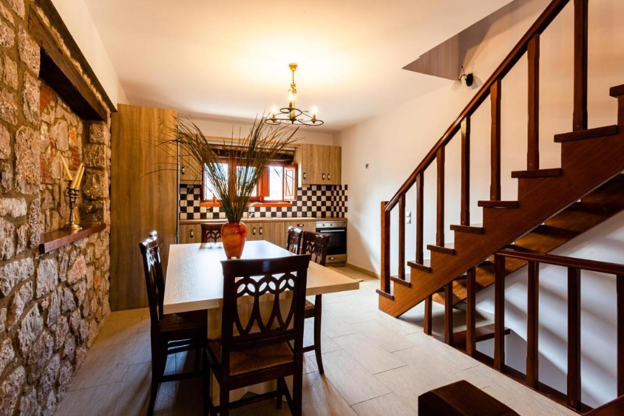 Stone Villas Dukes Parálion Ástros エクステリア 写真